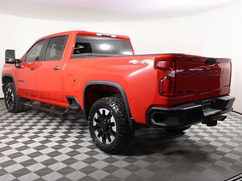 Used 2020 Chevrolet Silverado 2500 Custom w/ Custom Value Package image 6