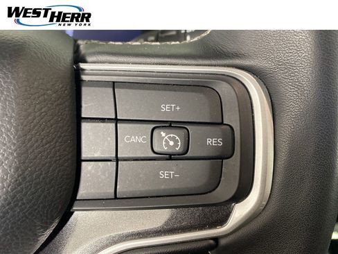 Used 2023 Jeep Wagoneer 4WD w/ Premium Group I image 8