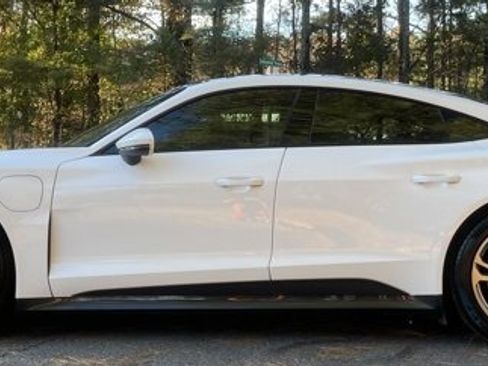 Used 2022 Audi e-tron GT Premium Plus image 4