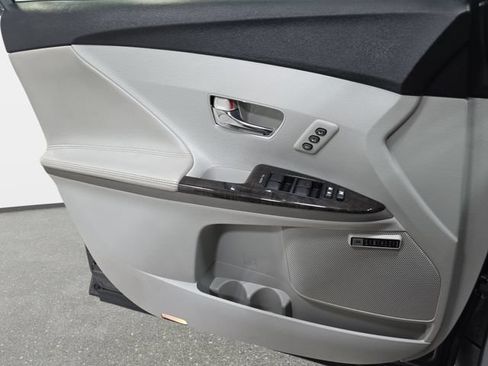 Used 2015 Toyota Venza Limited AWD/4WD image 25