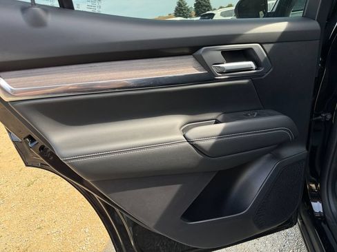 New 2026 GMC Terrain Denali w/ LPO, Floor Liner Package AWD/4WD image 37