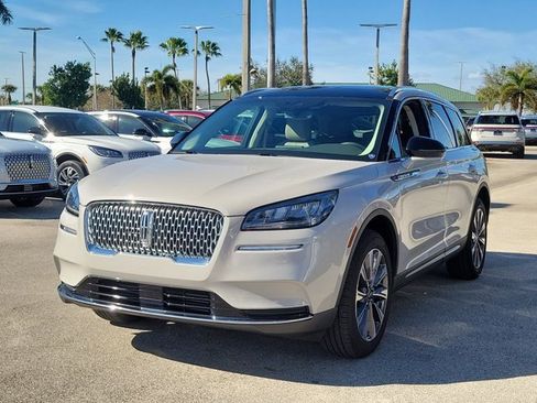 Certified 2022 Lincoln Corsair Reserve w/ Elements Package image 3