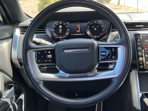 Used 2024 Land Rover Range Rover Autobiography AWD/4WD image 17