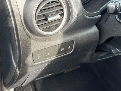 Used 2019 Hyundai Kona Limited image 7