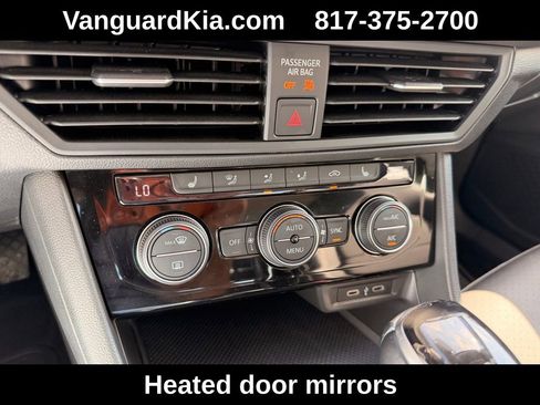 Used 2023 Volkswagen Jetta SE image 21