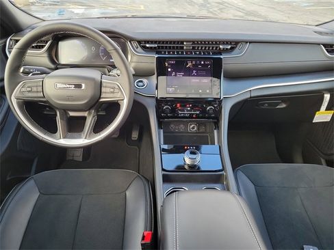 New 2025 Jeep Grand Cherokee L Altitude image 26