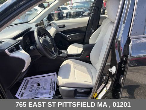 Used 2026 Toyota Corolla Cross LE w/ Moonroof Package AWD/4WD image 13