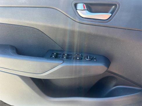 Used 2022 Hyundai Accent SE FWD image 28