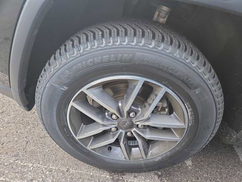 Used 2019 Jeep Grand Cherokee Limited w/ Luxury Group II image 9