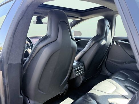 Used 2015 Tesla Model S 70D image 36