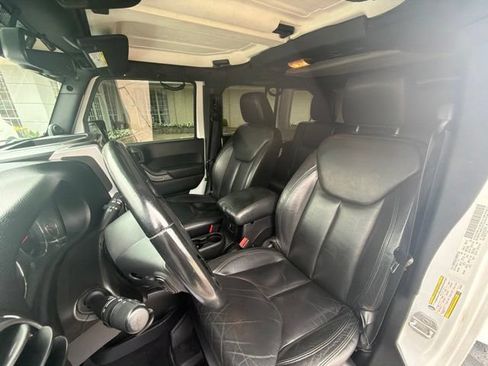 Used 2014 Jeep Wrangler Unlimited Sahara AWD/4WD image 10