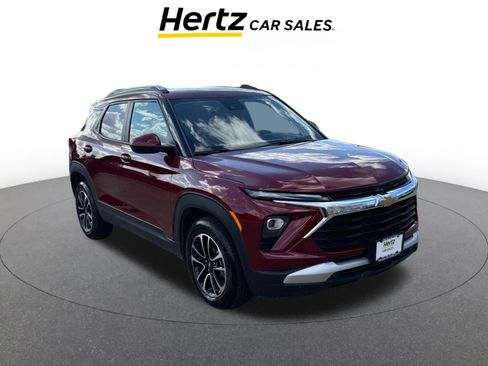 Used 2025 Chevrolet TrailBlazer LT image 1