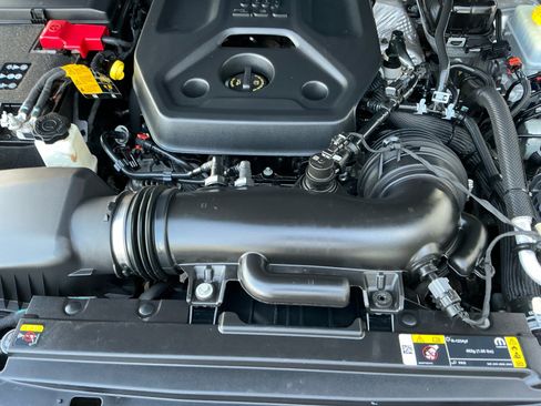 Used 2024 Jeep Wrangler Sport S image 22