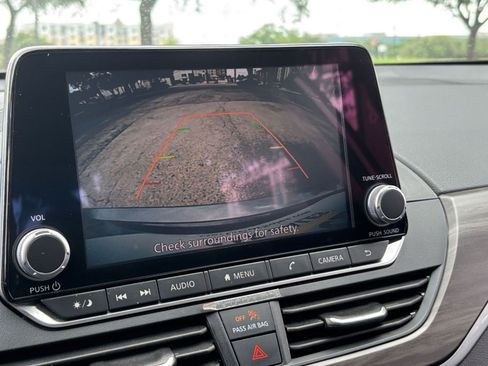 Used 2025 Nissan Altima 2.5 SV FWD image 20