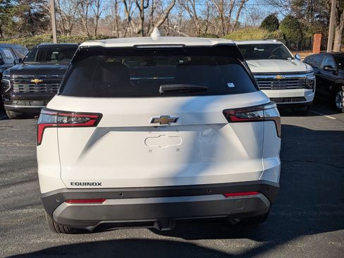 New 2026 Chevrolet Equinox LT w/ Convenience Package II image 7