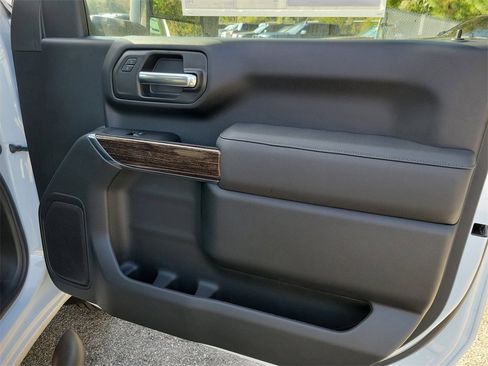 New 2025 GMC Sierra 2500 SLE w/ SLE Convenience Package image 14