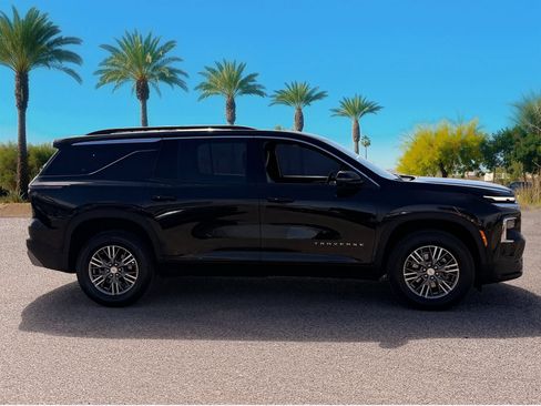 Used 2026 Chevrolet Traverse LT w/ Driver Confidence Package FWD image 7