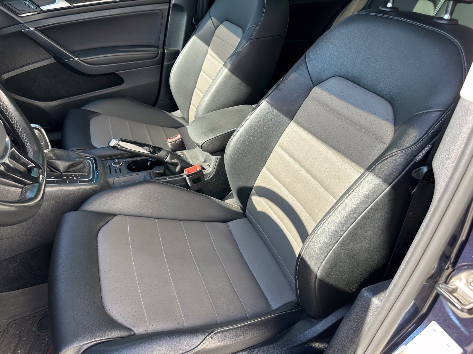 Used 2017 Volkswagen Golf SEL FWD image 13