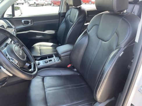 Used 2025 Kia Sorento EX AWD/4WD image 12