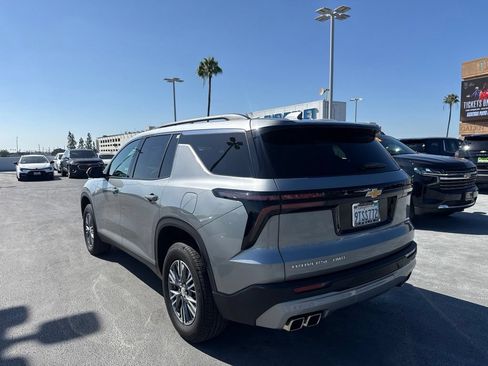 Used 2025 Chevrolet Traverse LT w/ Driver Confidence Package AWD/4WD image 7