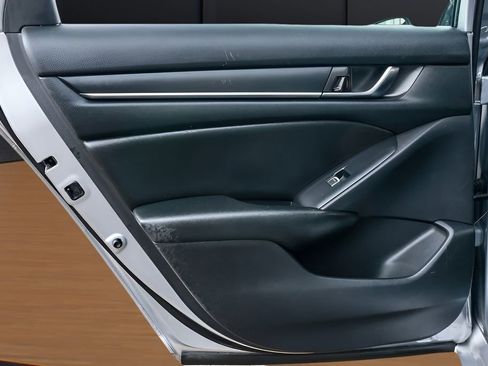 Used 2019 Honda Accord Sport image 21