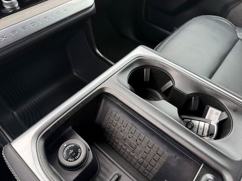 Certified 2025 Ford Expedition Max Platinum image 20