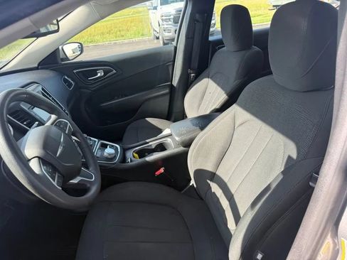 Used 2016 Chrysler 200 Limited FWD image 12