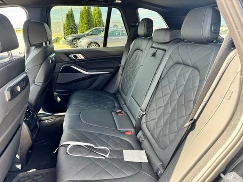 Used 2024 BMW X5 xDrive40i w/ M Sport Package AWD/4WD image 14