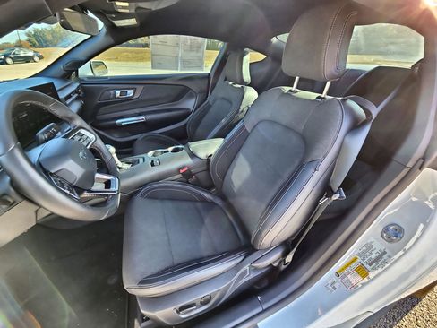 Certified 2024 Ford Mustang Coupe image 12