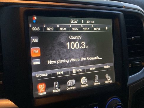 Used 2015 RAM 1500 Classic SLT w/ SLT Plus D￩cor Group image 20