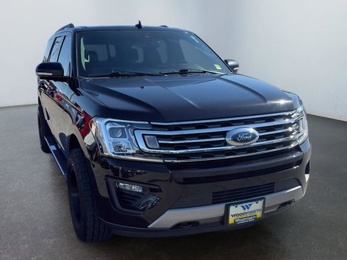 Used 2020 Ford Expedition XLT w/ Equipment Group 202A AWD/4WD image 7