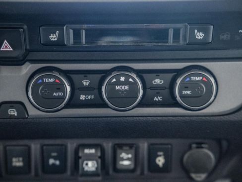 Used 2019 Toyota Tacoma TRD Sport image 30