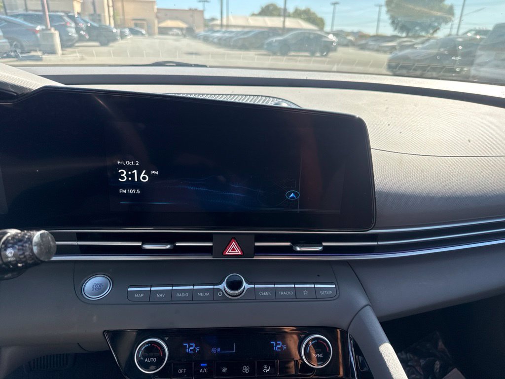 Used 2025 Hyundai Elantra SEL FWD image 17