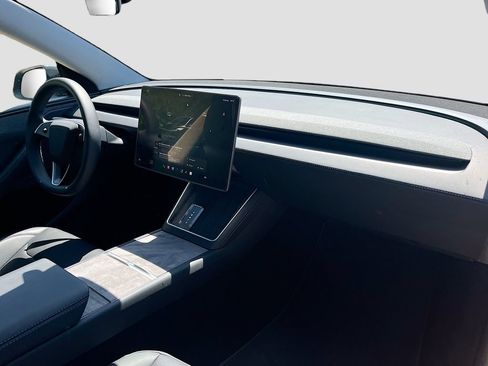 Used 2026 Tesla Model Y 2WD image 30