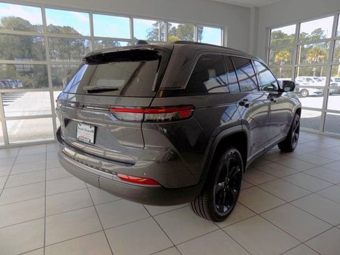 New 2026 Jeep Grand Cherokee Limited w/ Limited Altitude Package RWD image 7