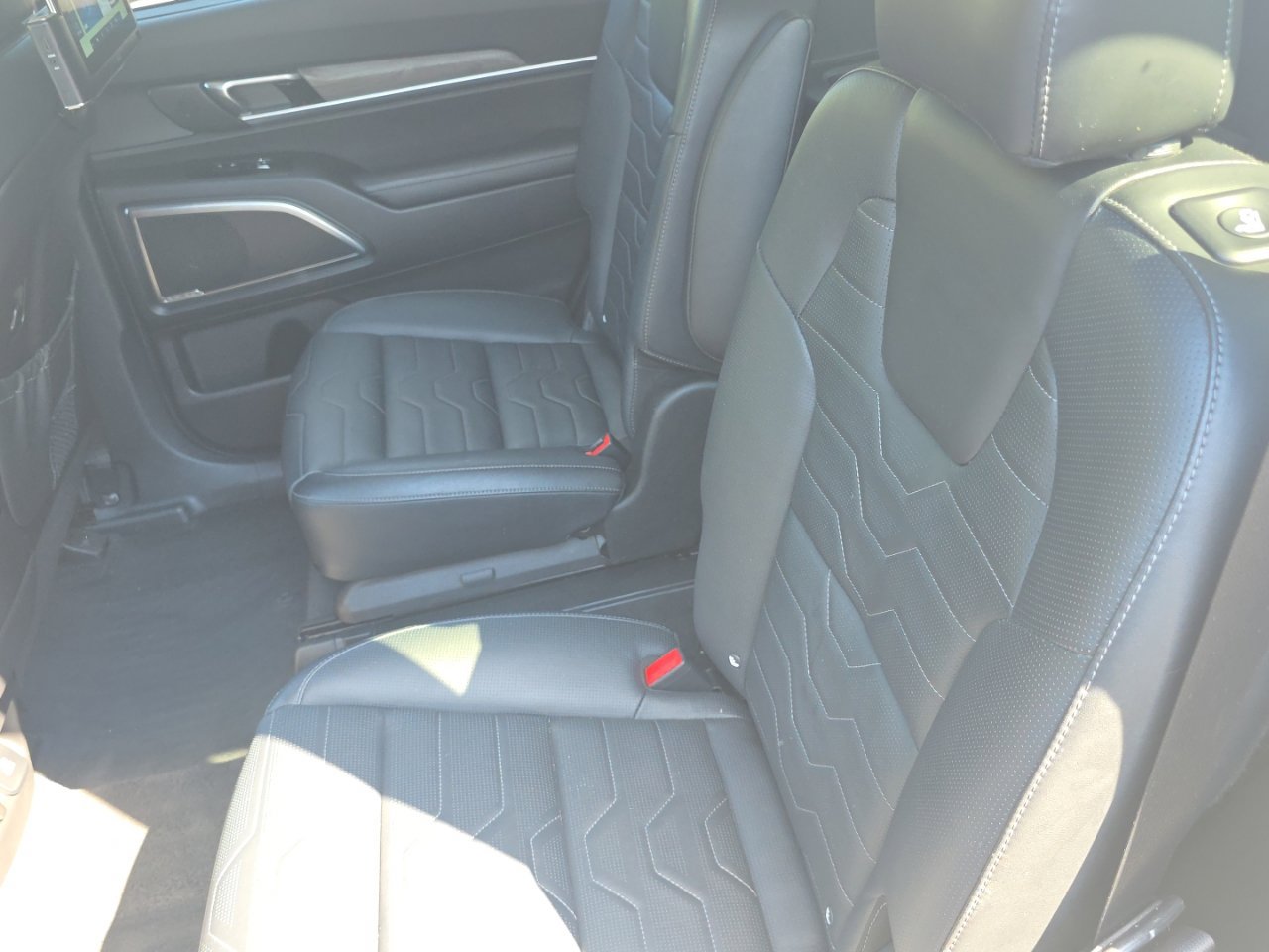 Used 2022 Kia Telluride SX w/ SX Prestige Package AWD/4WD image 19