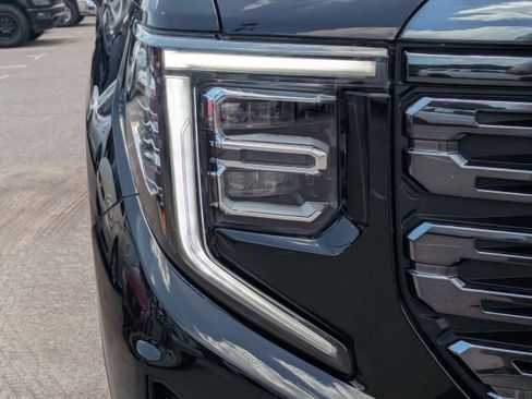 Used 2024 GMC Sierra 1500 Denali Ultimate AWD/4WD image 9