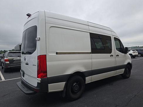 Used 2024 Mercedes-Benz Sprinter 2500 image 4