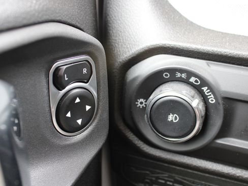 Used 2025 Jeep Wrangler Unlimited Sport AWD/4WD image 33