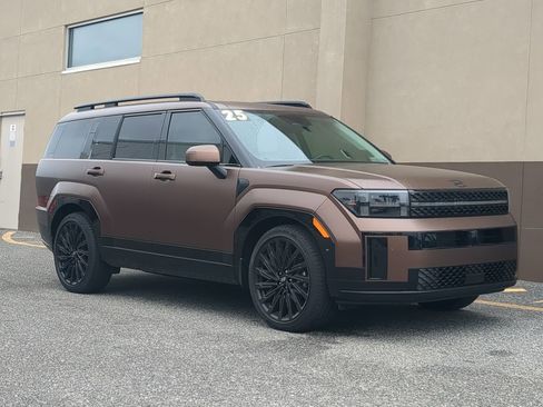 Used 2025 Hyundai Santa Fe Calligraphy image 1