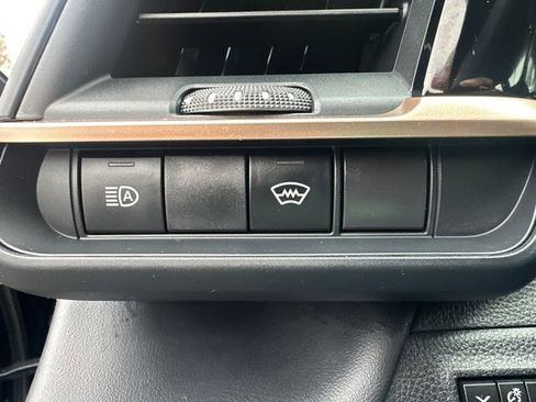 Certified 2026 Toyota Crown AWD/4WD image 32