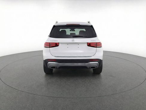 Used 2025 Mercedes-Benz GLB 250 4MATIC image 7