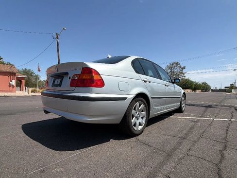 Used 2005 BMW 325xi Sedan AWD/4WD image 4