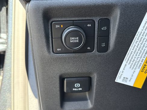 New 2025 Ford Expedition Platinum w/ Driver's Package image 17