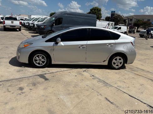 Used 2011 Toyota Prius Four w/ Navigation Pkg FWD image 4