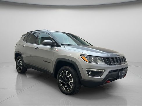 Used 2019 Jeep Compass Trailhawk w/ Cold Weather Group AWD/4WD image 1