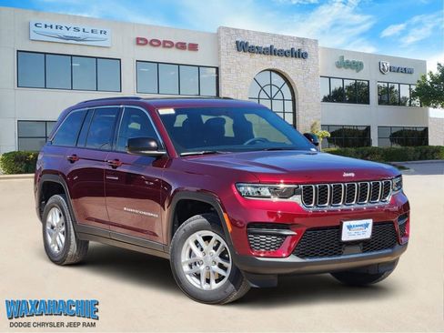 New 2026 Jeep Grand Cherokee Laredo image 1