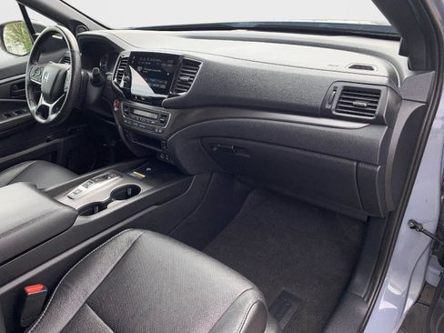 Certified 2025 Honda Passport EX-L image 38
