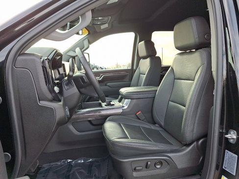 Certified 2024 Chevrolet Silverado 2500 LTZ w/ LTZ Convenience Package image 13