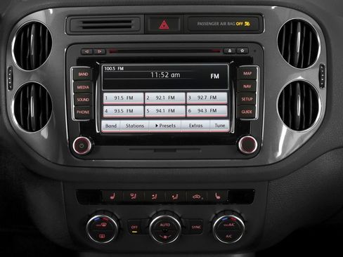Used 2016 Volkswagen Tiguan S FWD image 7
